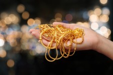 Aditya Birla Capital Enters Gold Loan Market, Targets 1,000 Branches