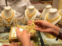 Govt Weighs Gold, Silver Import Duty Cut