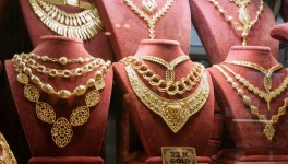 Modi’s Gold Appeal Fails To Dampen Jewellery Demand
